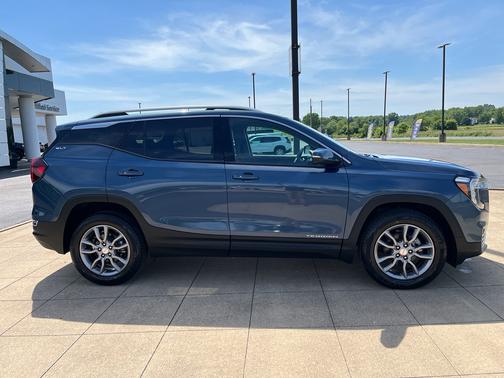 Downpour Metallic 2024 GMC Terrain SLT