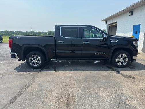 Onyx Black 2025 GMC Sierra 1500 SLT