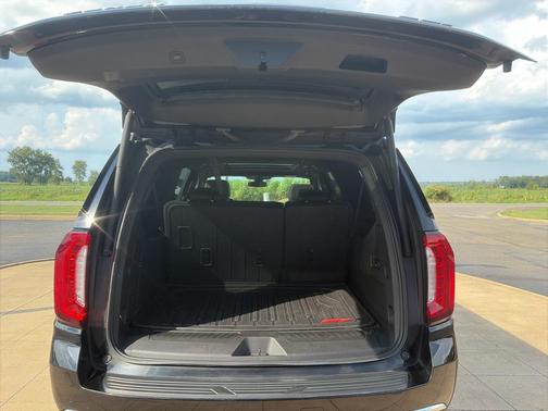Onyx Black 2022 GMC Yukon XL SLT