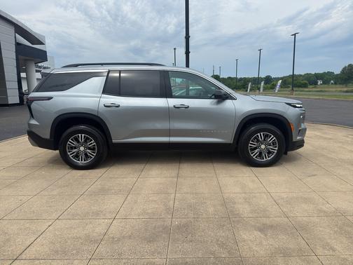 Sterling Gray Metallic 2026 Chevrolet Traverse LT