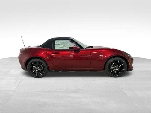 Soul Red Crystal Metallic 2026 Mazda MX-5 Miata GRAND TOURING