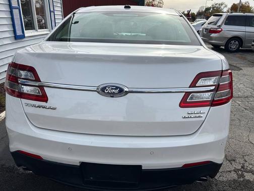 2015 Ford Taurus SEL