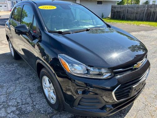 Mosaic Black Metallic 2020 Chevrolet Trax LS