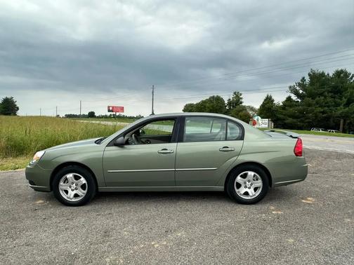 Green 2004 Chevrolet Malibu Base
