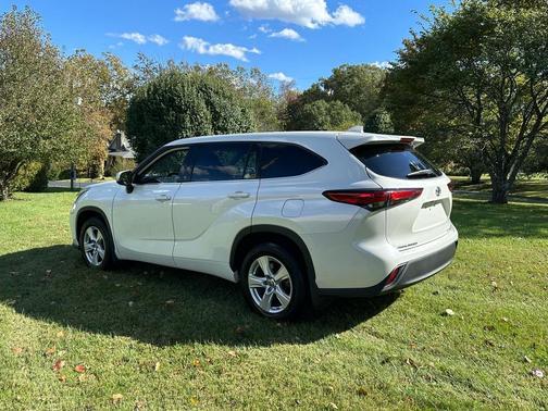 2021 Toyota Highlander LE