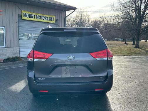 2014 Toyota Sienna LE