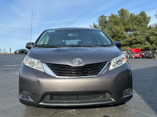 2014 Toyota Sienna LE