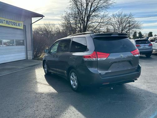 2014 Toyota Sienna LE