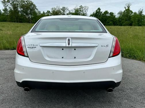 White 2010 Lincoln MKS Base