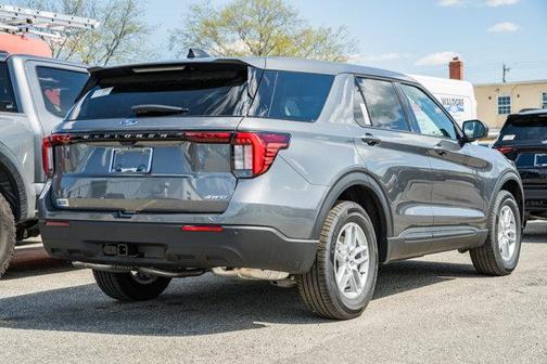 Carbonized Gray Metallic 2026 Ford Explorer Active