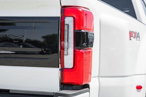 2025 Ford F-350 Platinum DRW