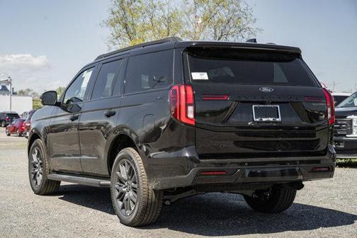 Agate Black Metallic 2026 Ford Expedition Platinum