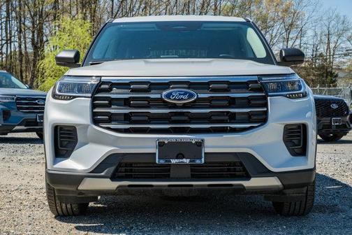 Space White Metallic 2026 Ford Explorer Active