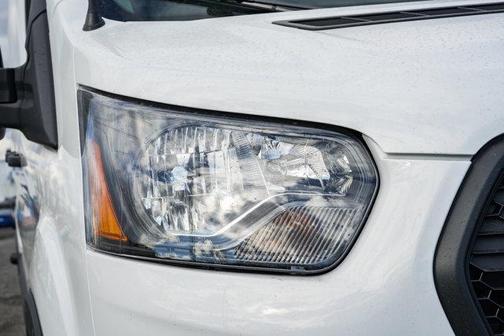 2026 Ford Transit-250 148 WB Medium Roof Cargo