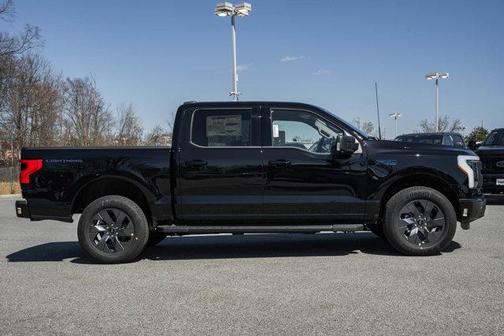 2025 Ford F-150 Lightning Flash