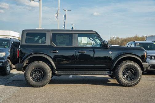 Shadow Black 2026 Ford Bronco Outer Banks