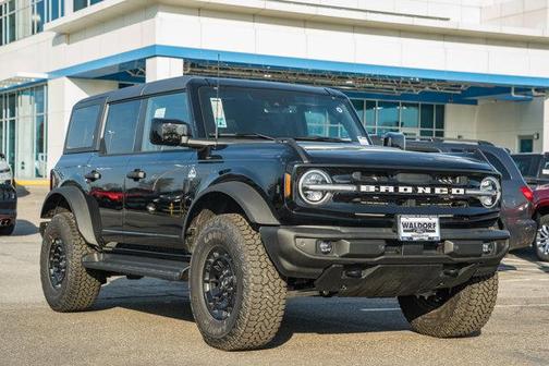 Shadow Black 2026 Ford Bronco Outer Banks