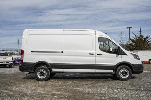 2025 Ford Transit-250 148 WB Medium Roof Cargo