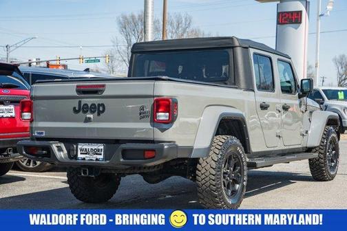 2022 Jeep Gladiator Sport