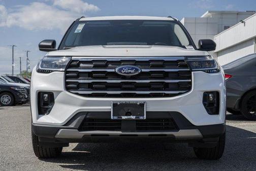 Star White 2026 Ford Explorer Active