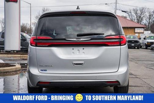 2024 Chrysler Pacifica Touring-L