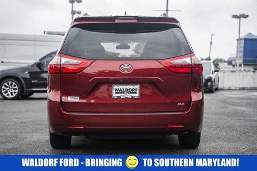 2020 Toyota Sienna XLE