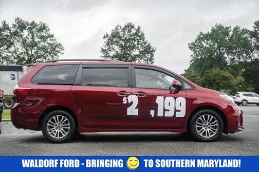 2020 Toyota Sienna XLE