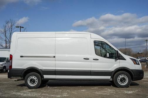 2025 Ford Transit-250 148 WB Medium Roof Cargo