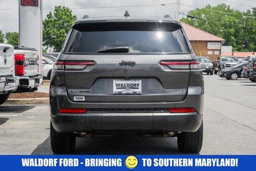 2022 Jeep Grand Cherokee L Laredo