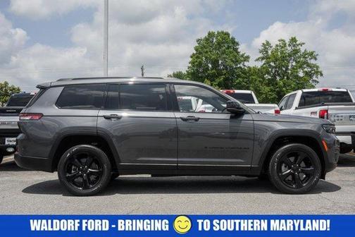 2022 Jeep Grand Cherokee L Laredo