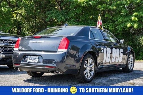 2018 Chrysler 300 Touring
