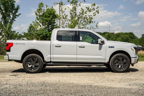 2025 Ford F-150 Lightning LARIAT