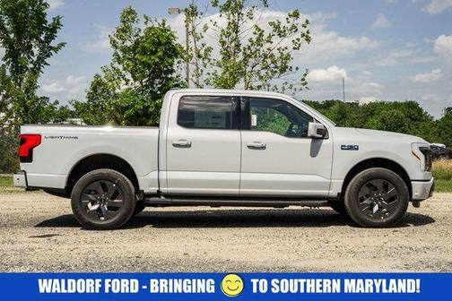 2025 Ford F-150 Lightning LARIAT