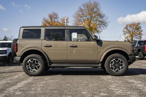 2025 Ford Bronco Outer Banks