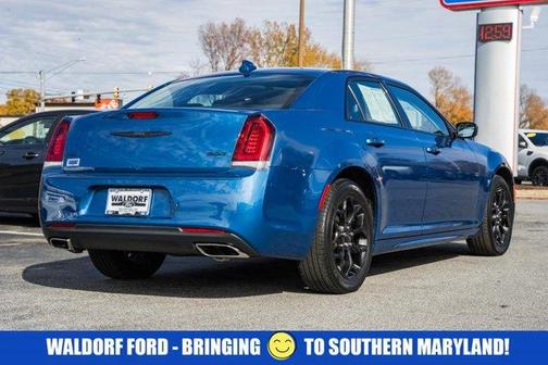 2022 Chrysler 300 Touring L