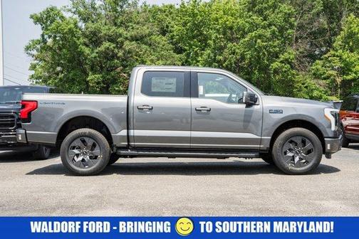 2025 Ford F-150 Lightning LARIAT