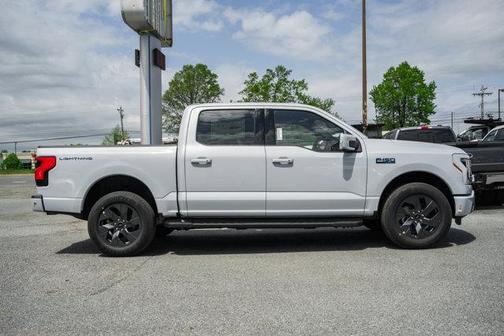 2025 Ford F-150 Lightning LARIAT