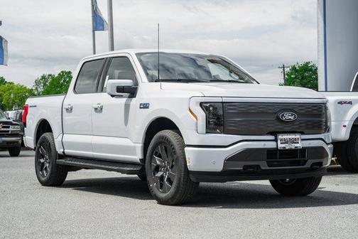 2025 Ford F-150 Lightning LARIAT