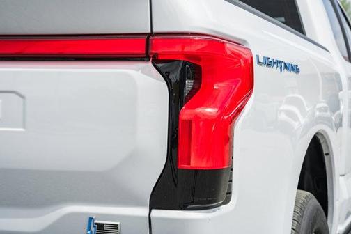 2025 Ford F-150 Lightning LARIAT