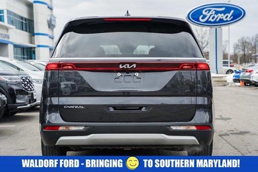 2023 Kia Carnival LX
