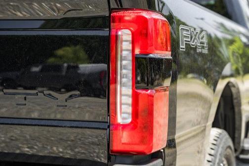 2025 Ford F-350 Lariat Super Duty