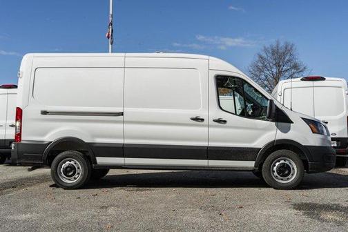2026 Ford Transit-250 148 WB Medium Roof Cargo