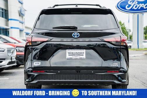2022 Toyota Sienna XSE 7 Passenger