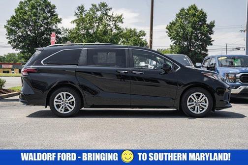 2022 Toyota Sienna XSE 7 Passenger