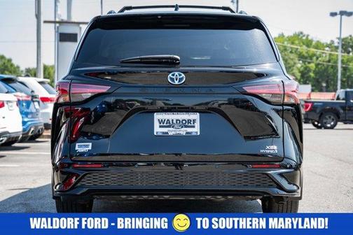 2022 Toyota Sienna XSE 7 Passenger