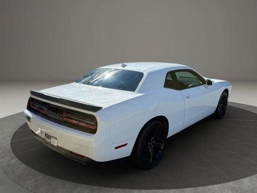 2017 Dodge Challenger SXT