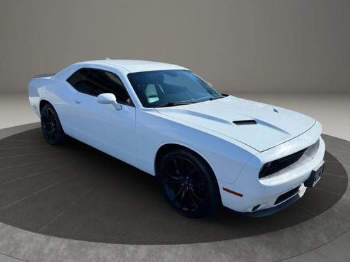 2017 Dodge Challenger SXT