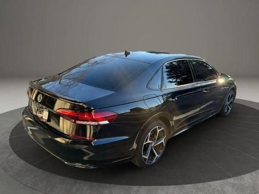 2020 Volkswagen Passat 2.0T R-Line