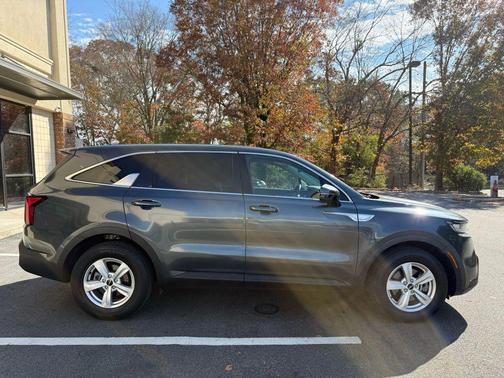 2023 Kia Sorento LX