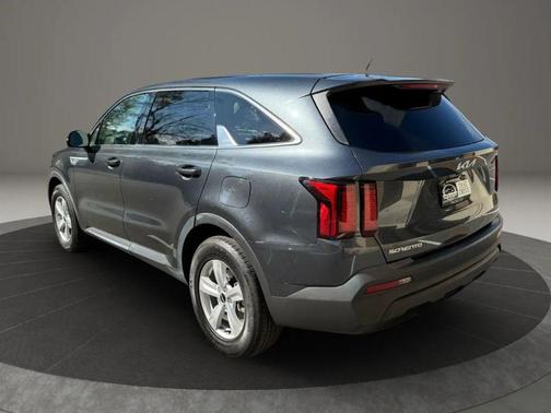 2023 Kia Sorento LX
